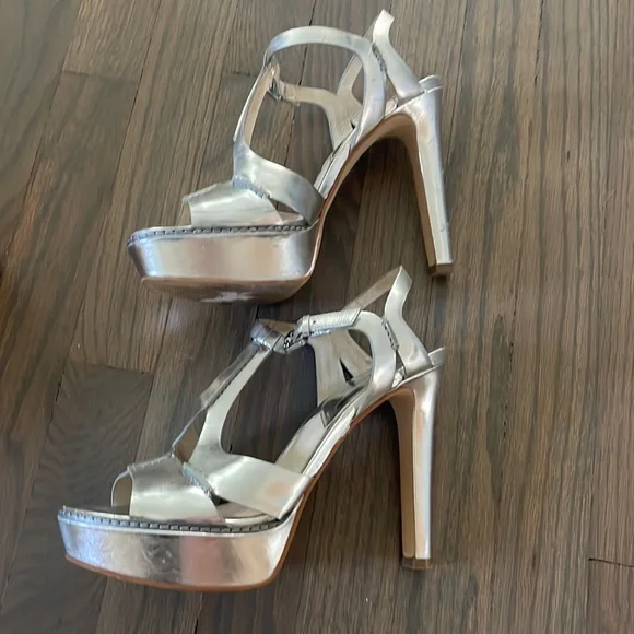 Michael Kors Camilla silver strap platform sandals - Picture 4 of 7